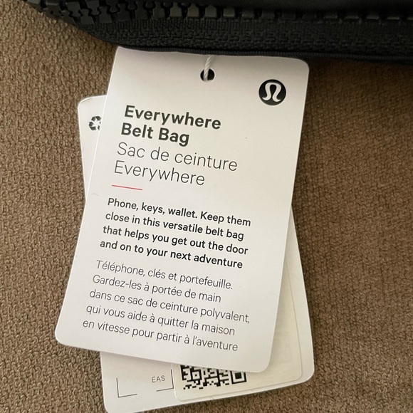 NWT Lululemon Everyday Belt Bag - Picture 2 of 3